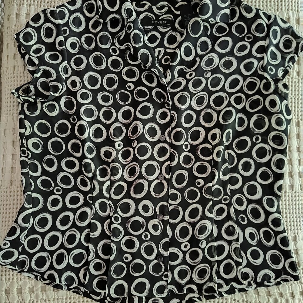 Studio by Liz Claiborne Button Front Blouse - Picture 4 of 5